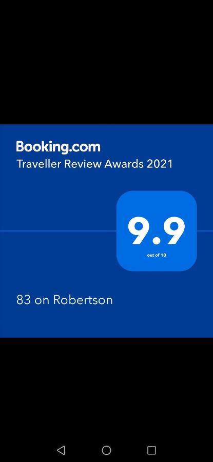 فيلا 83 On Robertson Reebok المظهر الخارجي الصورة